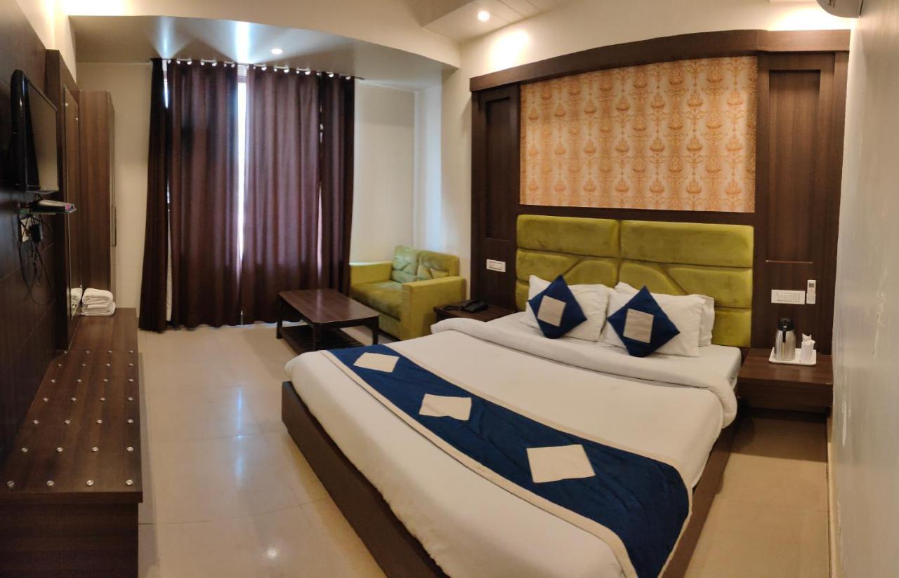 Hotel Krishna Katra  Exterior photo