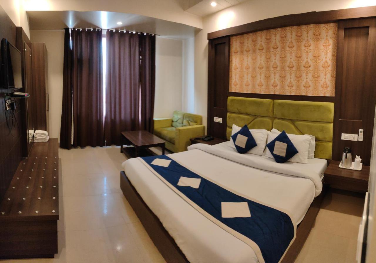 Hotel Krishna Katra  Exterior photo