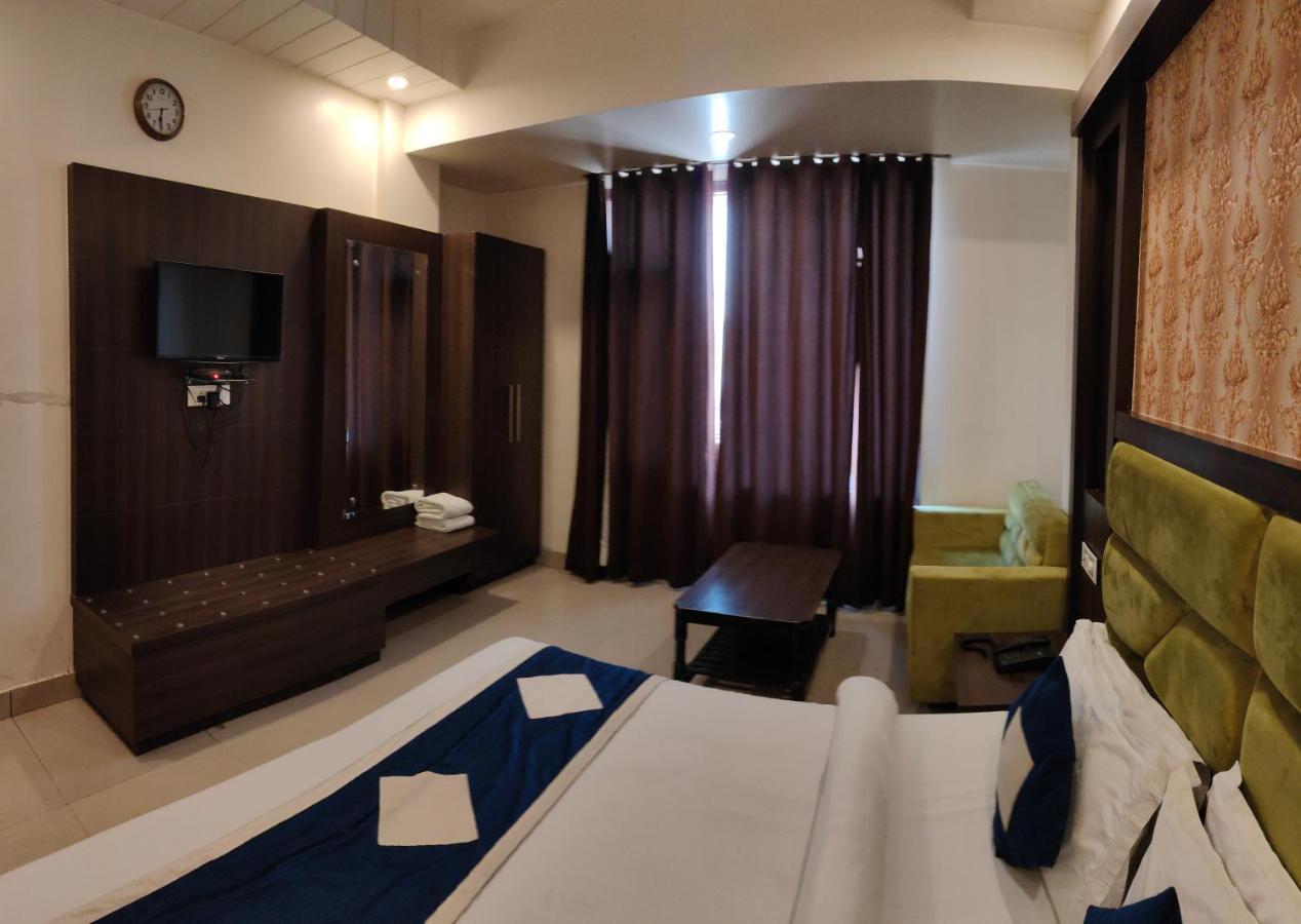 Hotel Krishna Katra  Exterior photo